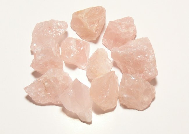 Lot de trois quartz rose pierre en brut
