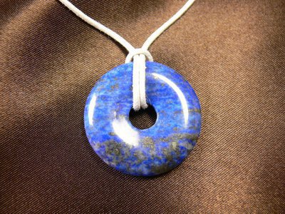 Pendentif pierre en lapis lazuli pi-chinois