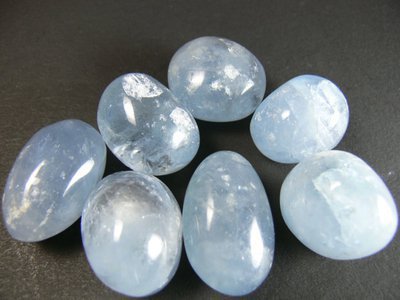 Celestine pierre polie extra bleue polie en taille moyenne