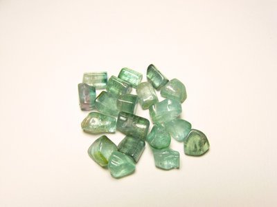 Tourmaline pierre indigo gemme extra vertus lithothrapie