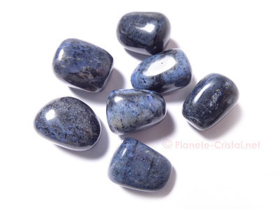 Petites pierres de dumortirite bleues vritables