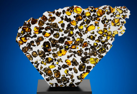 La Pallasite : l'extraordinaire voyage du Péridot à travers l'Univers et le temps