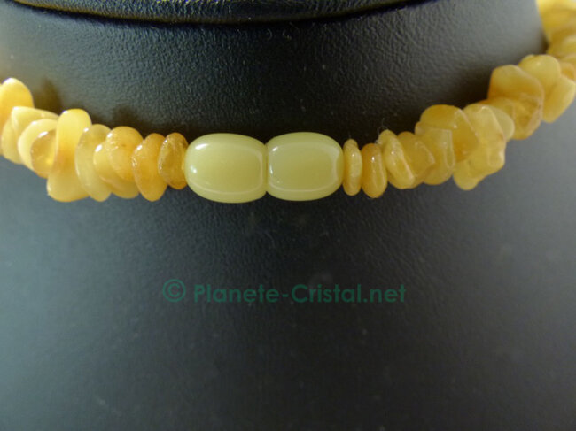 Collier En Ambre Naturel Jaune D'œuf - Perles Baroques - Origine Lituanie - État Occasion