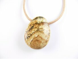 Pendentif minéraux en jaspe paysage