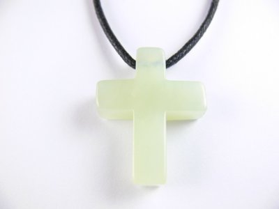 Pendentif croix verte