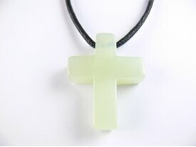 Pendentif croix verte