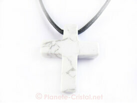 Pendentif croix blanche en howlite