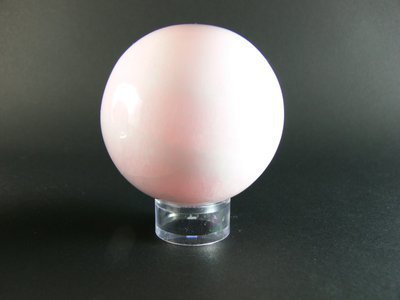 Boule en pierre rose