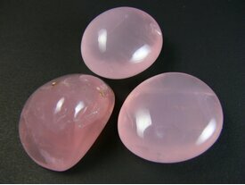 Galet en quartz rose gemme