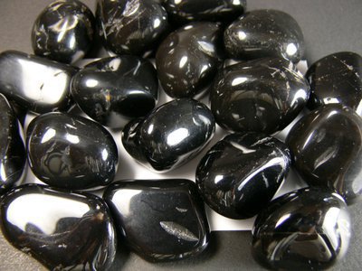 Onyx noir en pierre polie