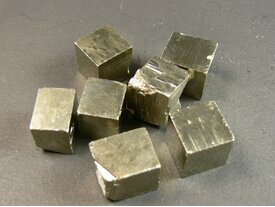 Pyrite pierre cube natif