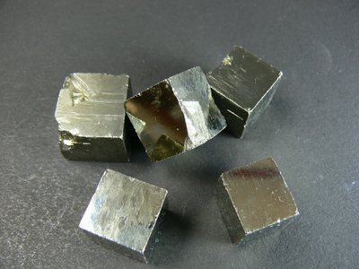 Pyrite pierre cube