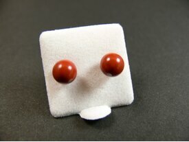 Puces d'oreilles naturelles en jaspe rouge