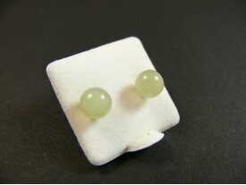 Puces d'oreilles serpentine verte