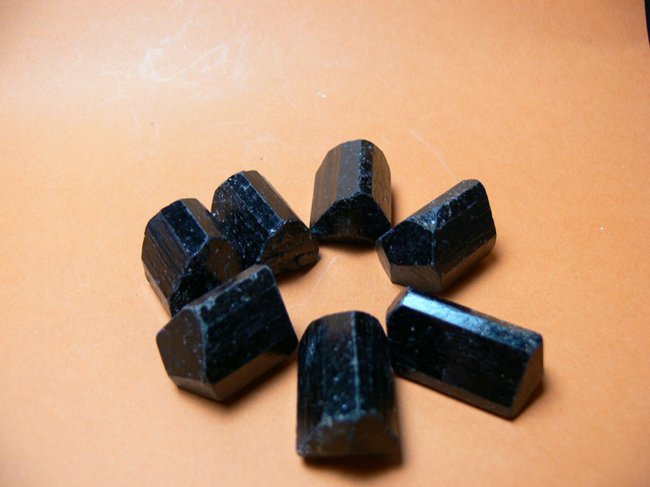 Pierre tourmaline noire Nepal 2