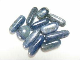 Cyanite en brut poli