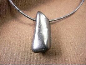 Pendentif shungite allongée