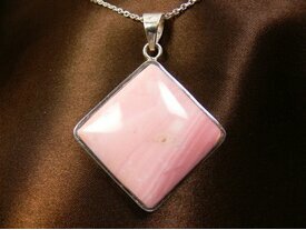Pendentif opale rose losange