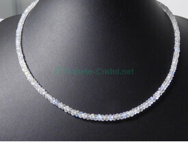 Collier pierre de lune irisée bleue