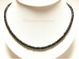 Collier de pierres fines en spinelle noir naturel