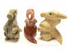 Exposition de divers dragons de couleurs diffrentes uniques sculpts