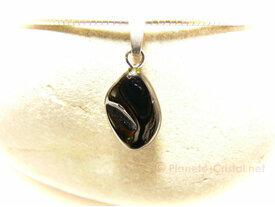 Pendentif pierre fine en spinelle noir