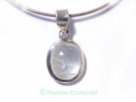 Bijou beryl aigue-marine bleue en cabochon ovale 