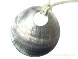 Coquillage nacre arc-en-ciel en pendent