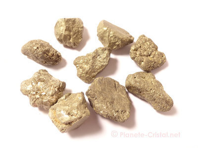 Pépites en cristaux de pyrite natifs