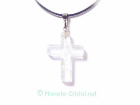 Bijou petite croix en cristal de roche