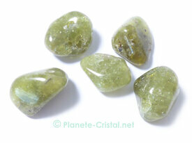 Grenat vert naturel pierre polie