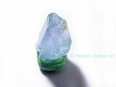 Cristal natif clestine bleue naturelle faces