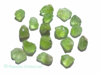 Petit Peridot cristaux bruts Pakistan