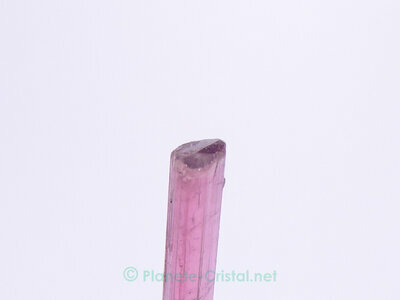 Belle pointe termin�e naturelle sur cette tourmaline pink non chauff�e v�ritable
