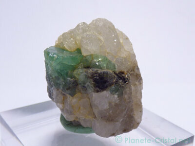 Bel cristalisation prismatique de ce cristal b�ryl vert