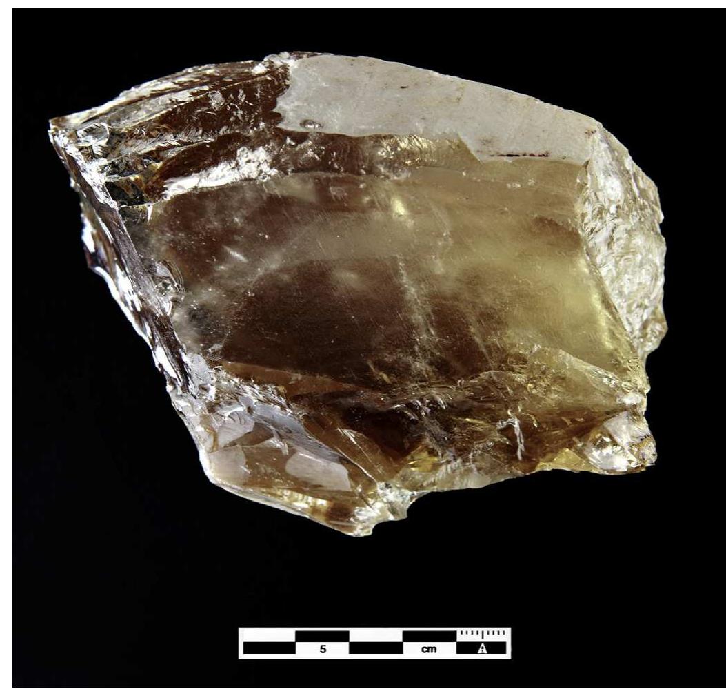 Nucléus dit noyau permettant la lamination des éclats de silex et quartz 