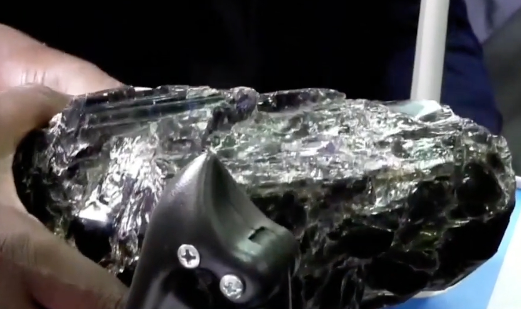 Extraordinaire brut de tanzanite de plusieurs kilos !