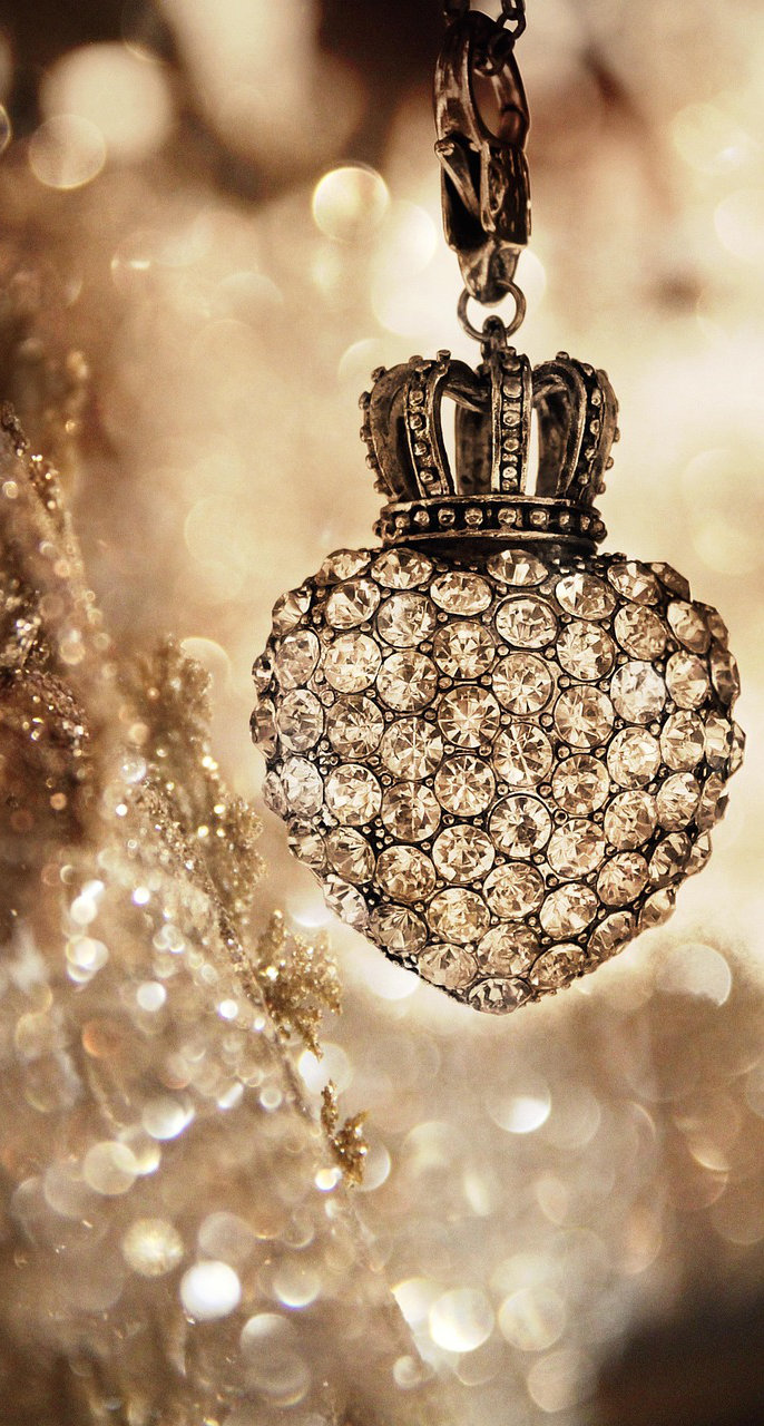Magnifique pendentif de haute joaillerie serti de multiples diamants blancs 
