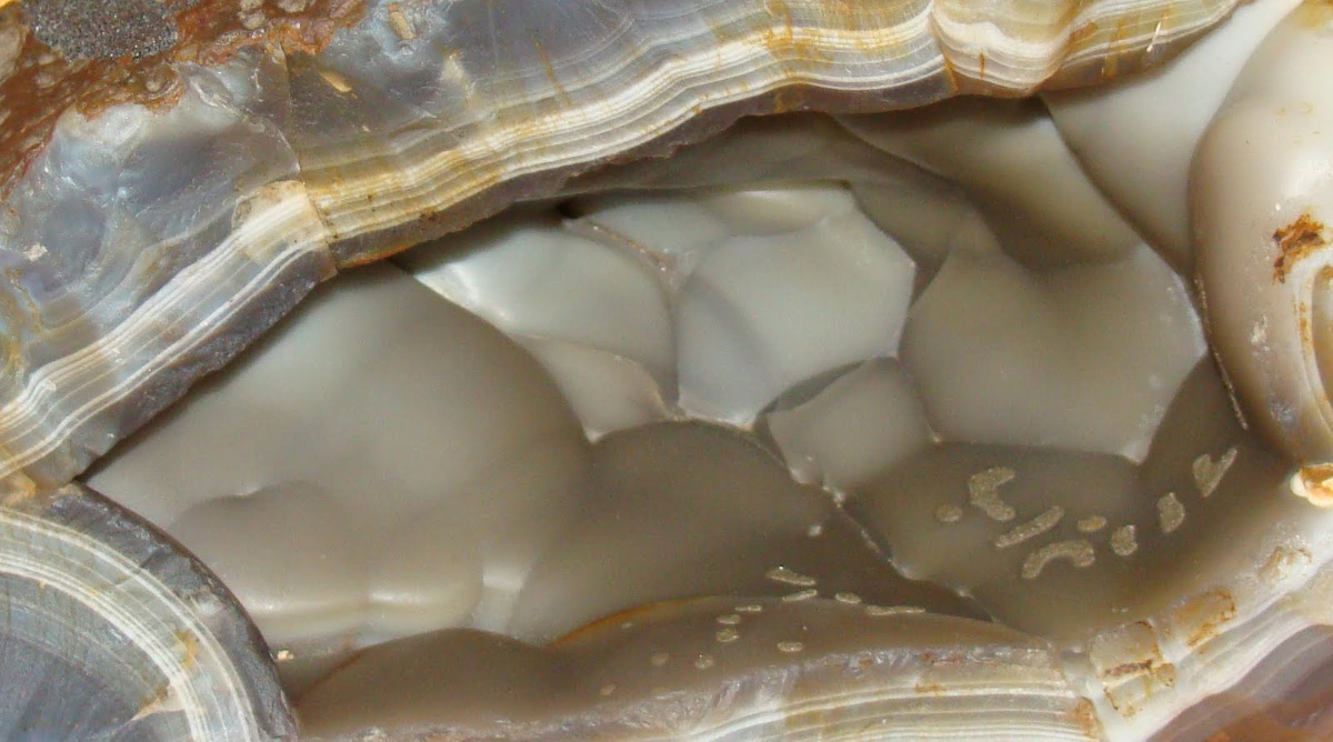 Caverne intérieur de la géode d'Agate