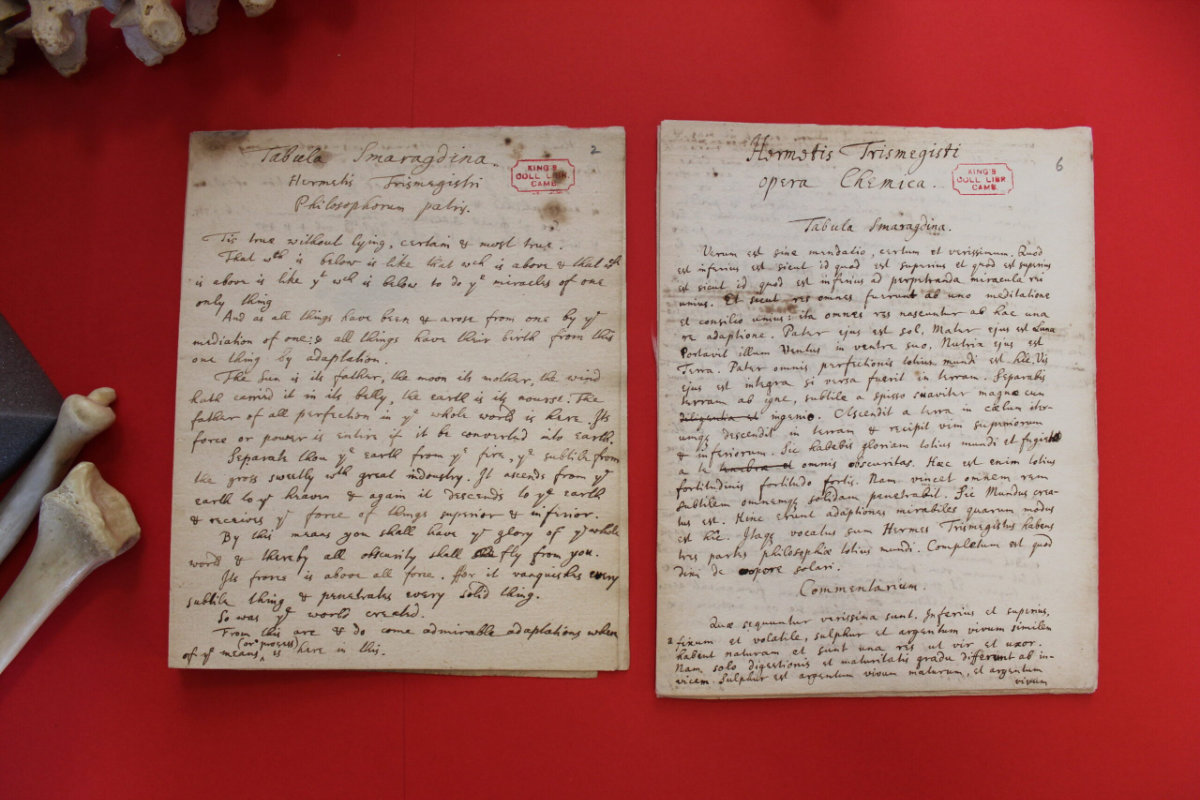 Manuscrit authentique d'Isaac Newton de la transcription de la Table d'Émeraude