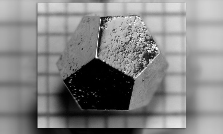 Minéral de Quasi-Cristal appelé Quasi-Quartz apparu suite a des explosions nucléaires 